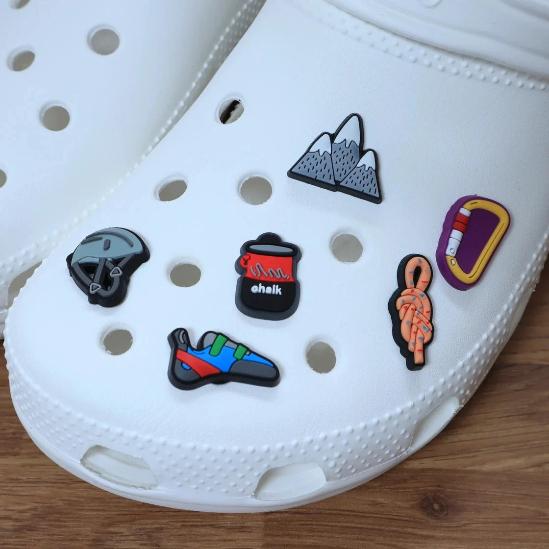 rock-climbing-shoe-charms-6-pcs-03.webp