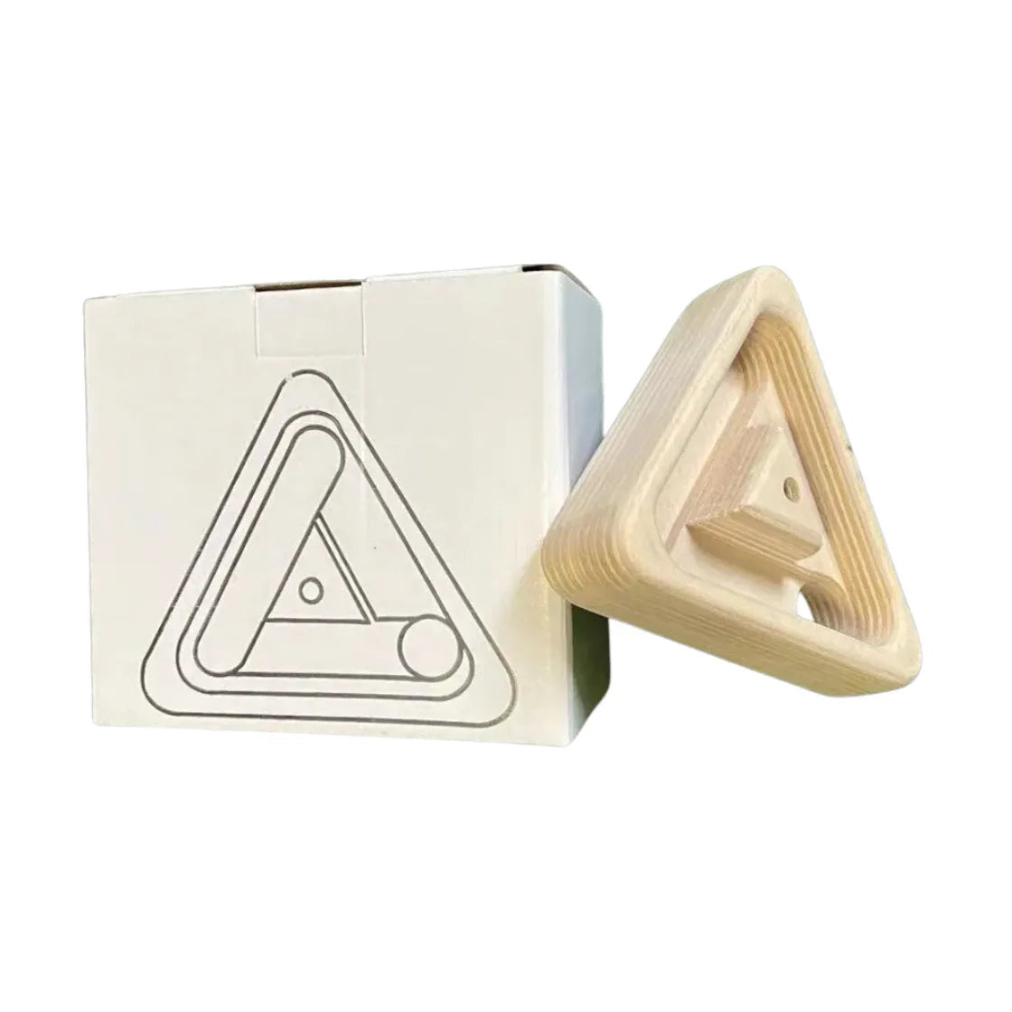 ultra-light-portable-triangle-hangboard-03.webp